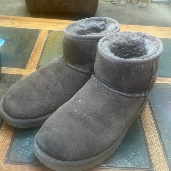 UGG Australia Classic Mini Boots Sheepskin Booties Stormy Gray Tan Size 8 - Picture 1 of 7